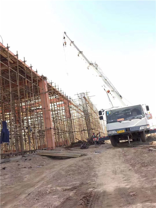 崇仁县吊车作业的安全注意事项有哪些？