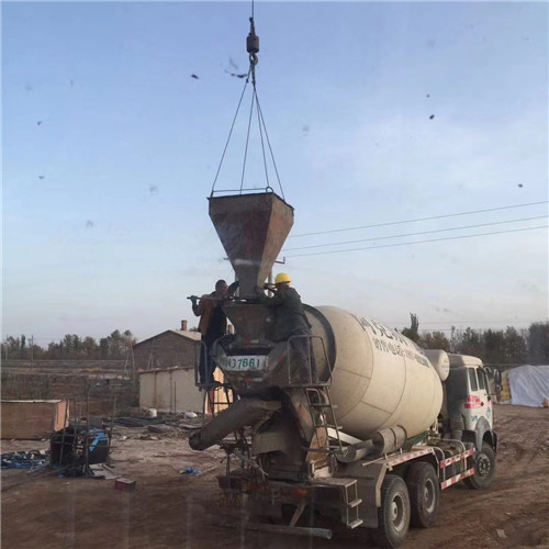 崇仁县“精准瞄准”—— 吊车的 “定位导航” 技术