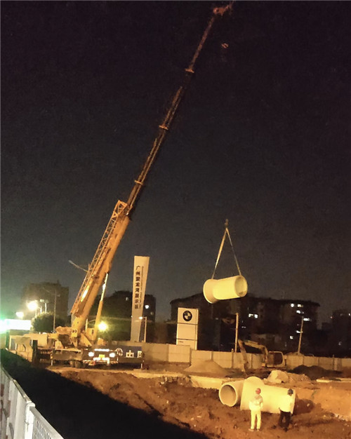 崇仁县“弯臂矫正”—— 吊车的 “形变补偿” 技术